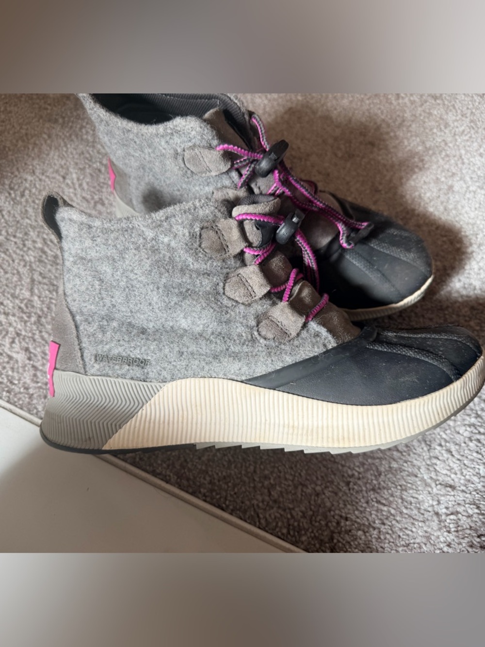 Sorel Out N About Gray Felt Waterproof Ankle Boots Size 6